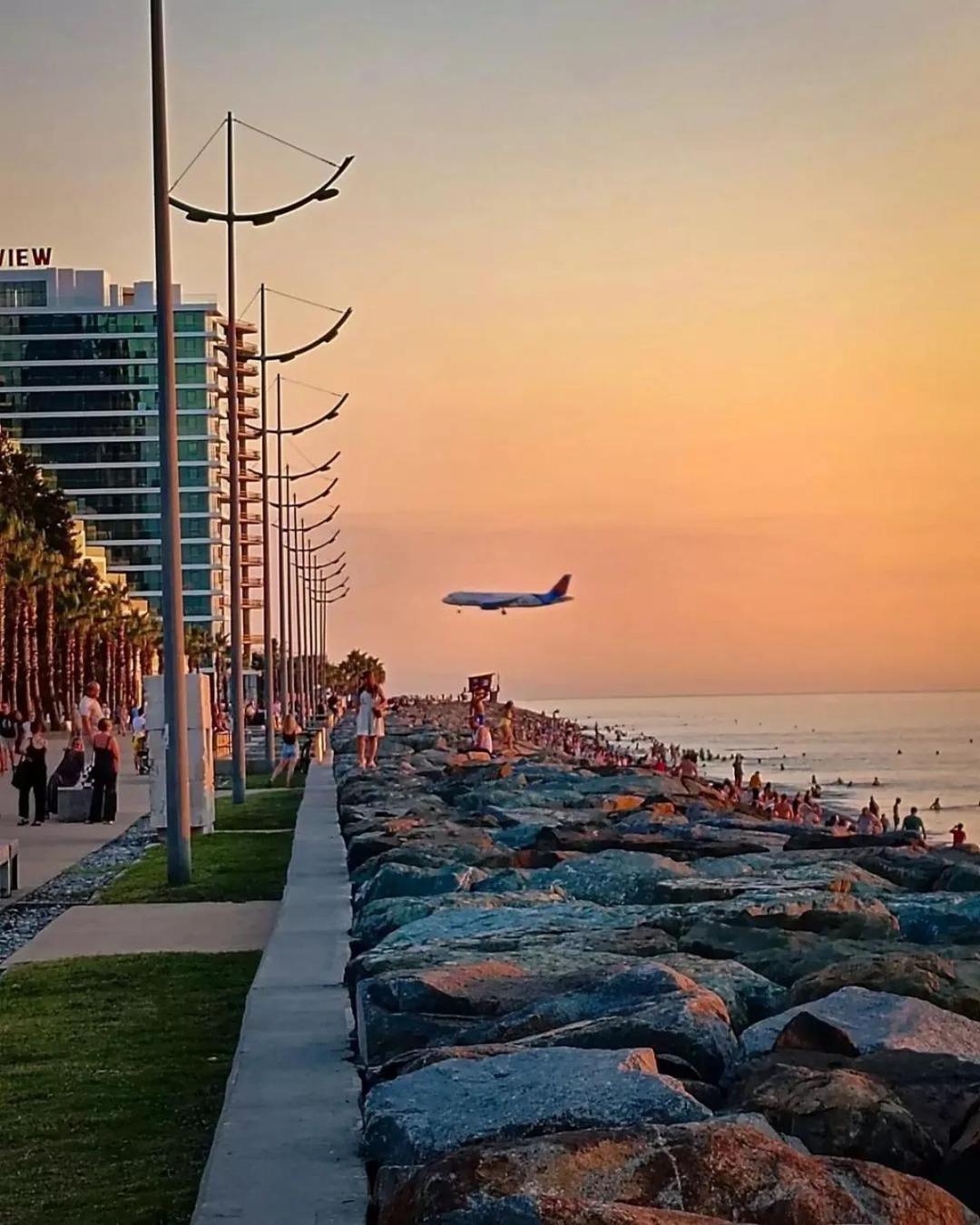 Elegance Sea View Aparthotel In Orbi City Batumi Exterior foto