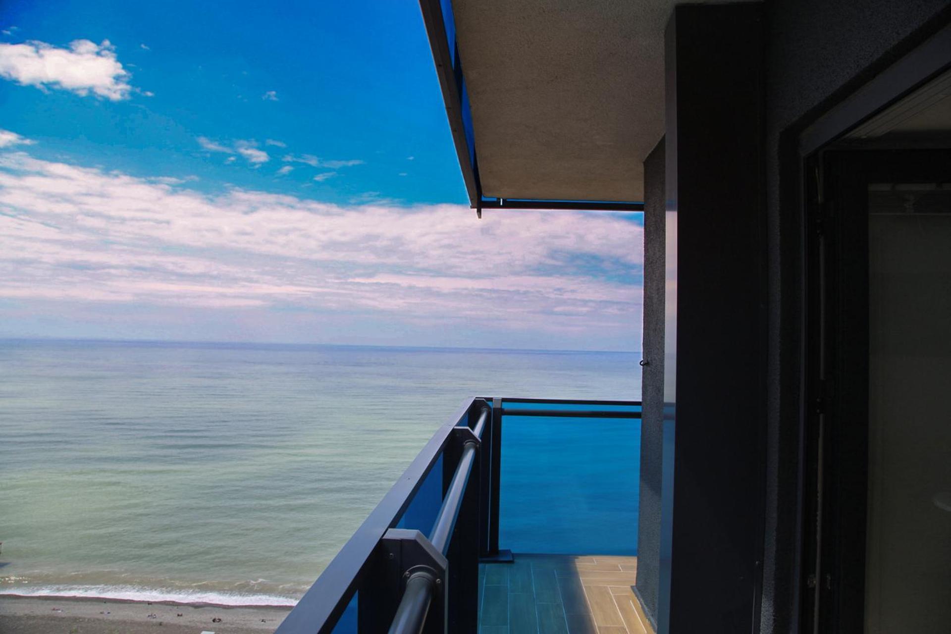 Elegance Sea View Aparthotel In Orbi City Batumi Exterior foto