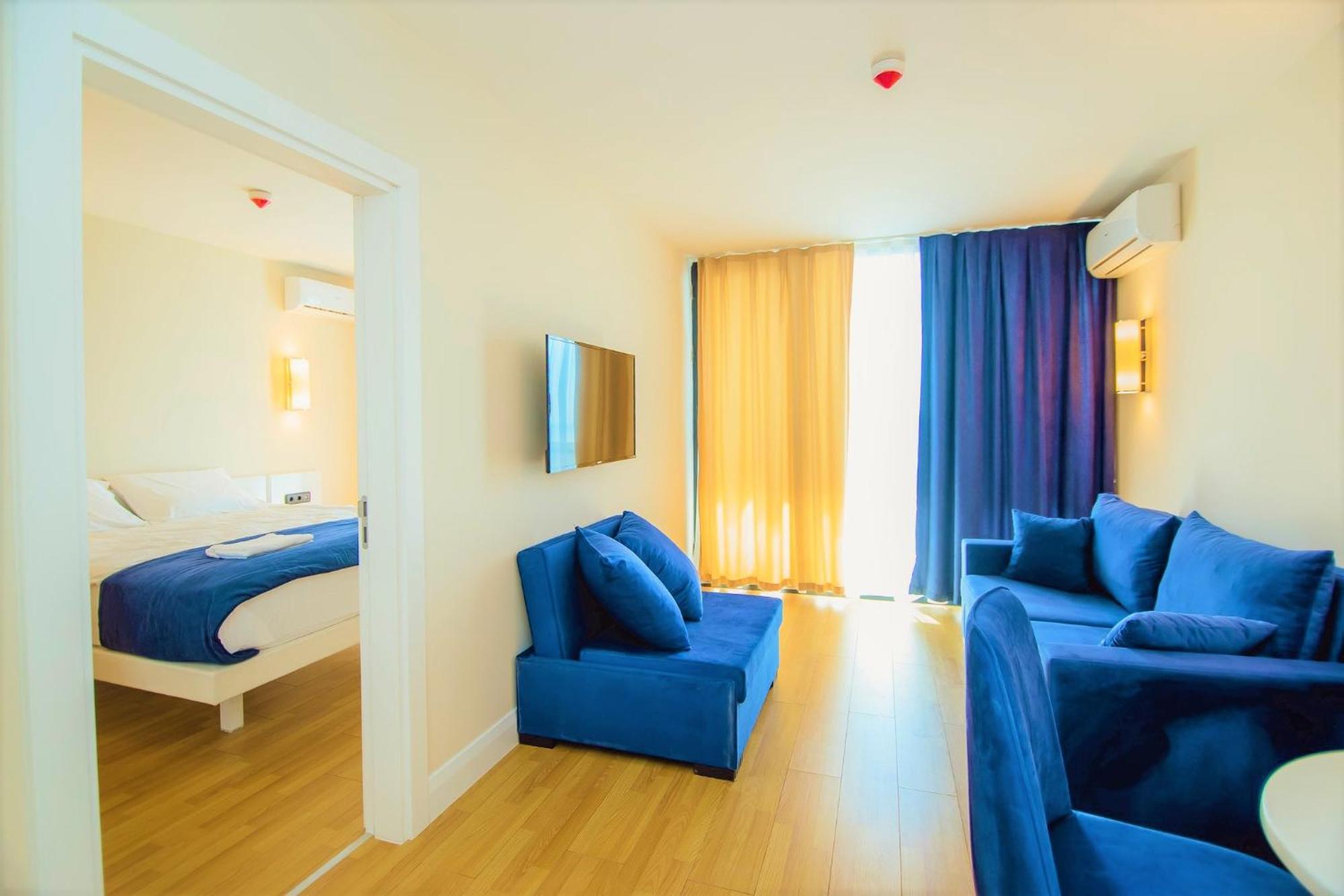 Elegance Sea View Aparthotel In Orbi City Batumi Exterior foto
